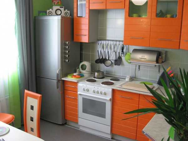 Угловая кухня холодильник слева